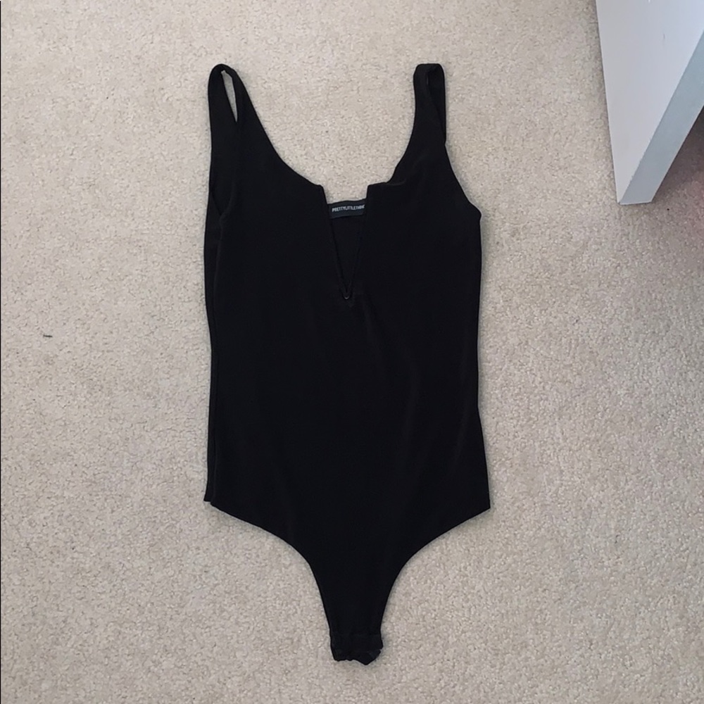 Pretty little thing v neck body suit never worn